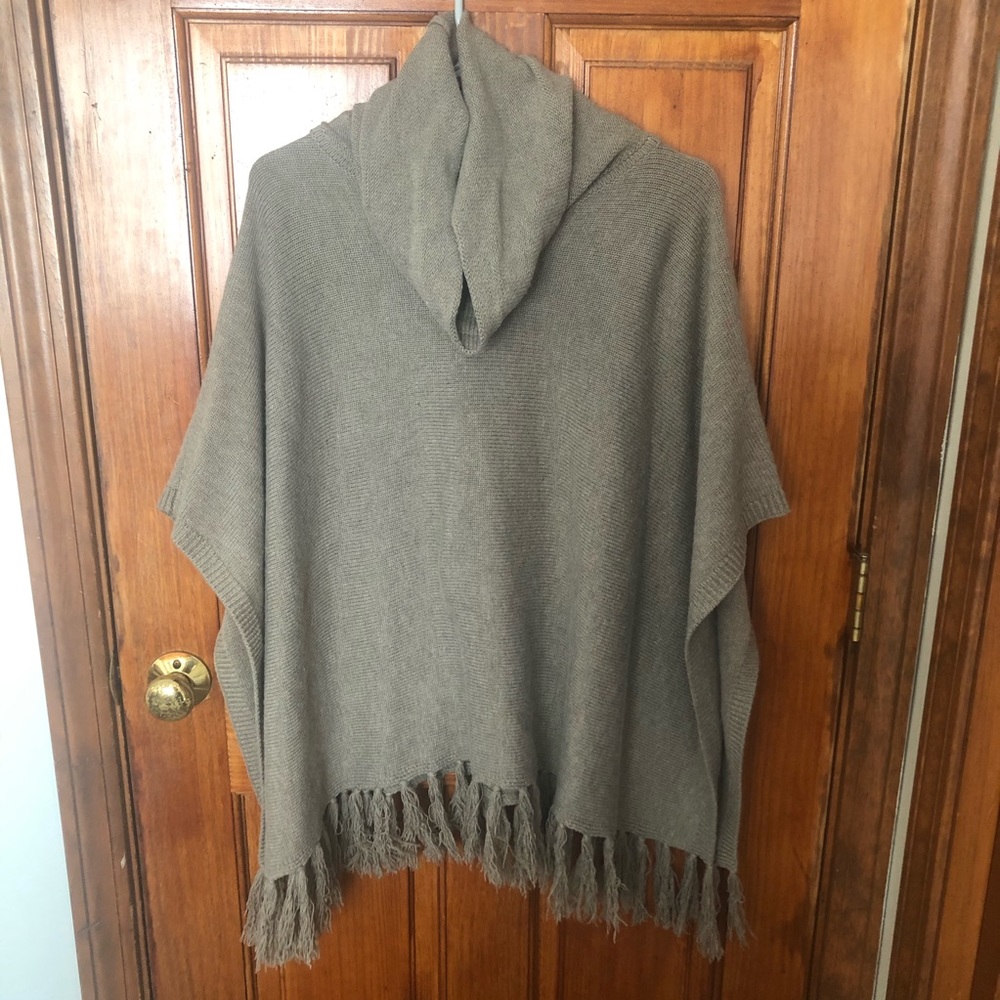 🦋 Tan poncho